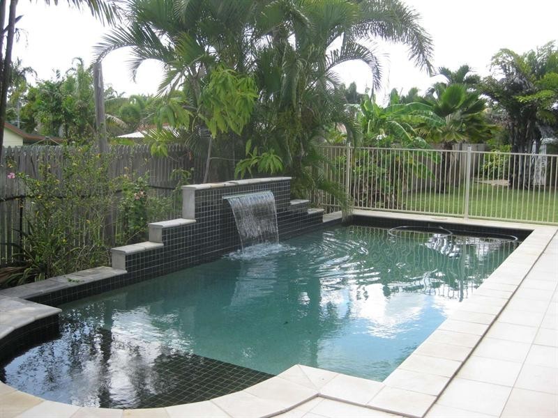 4 Luke Court, Bushland Beach QLD 4818