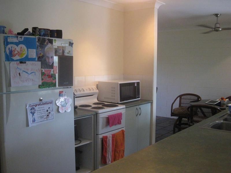 4 Luke Court, Bushland Beach QLD 4818