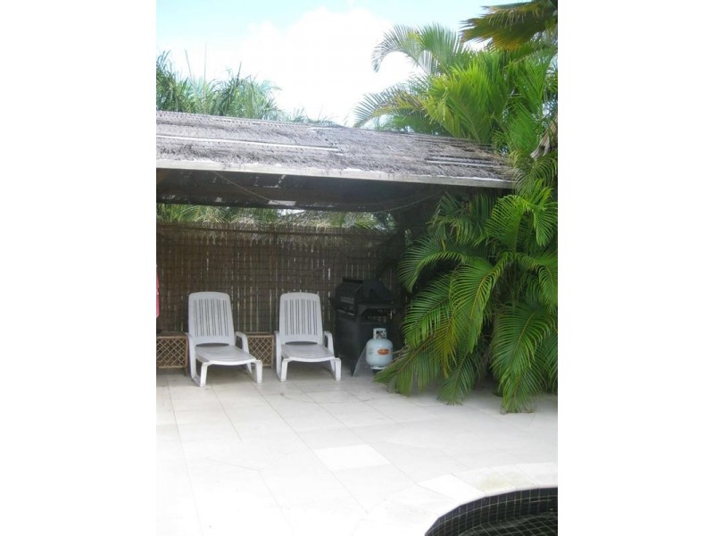 4 Luke Court, Bushland Beach QLD 4818