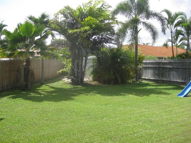 4 Luke Court, Bushland Beach QLD 4818