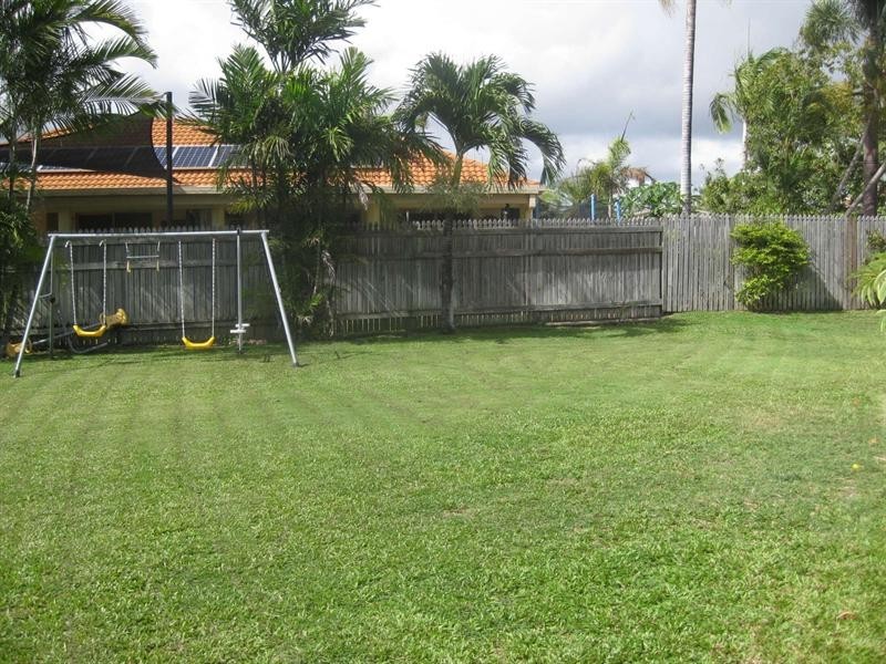 4 Luke Court, Bushland Beach QLD 4818