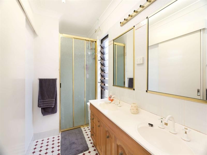 80 Whitsunday Drive, Kirwan QLD 4817