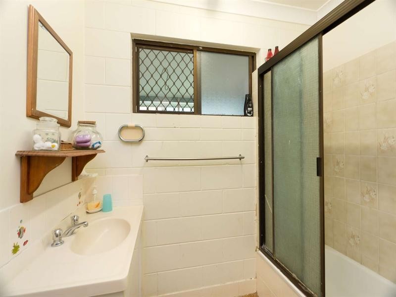 80 Whitsunday Drive, Kirwan QLD 4817