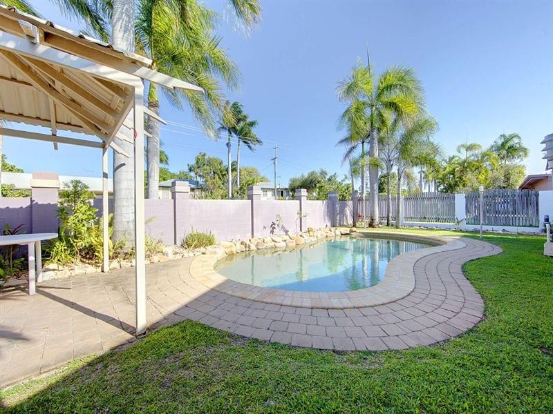 4/32 Henry Street, West End QLD 4810