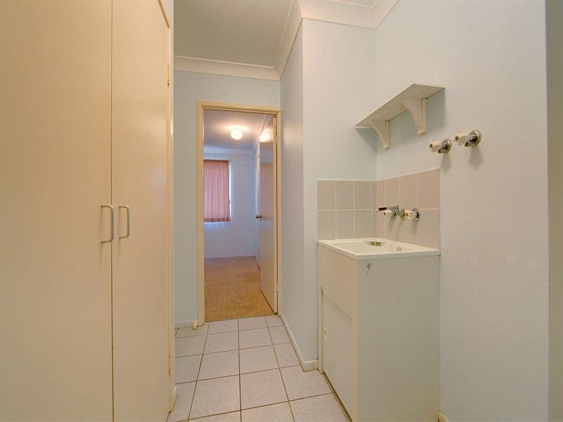 4/32 Henry Street, West End QLD 4810