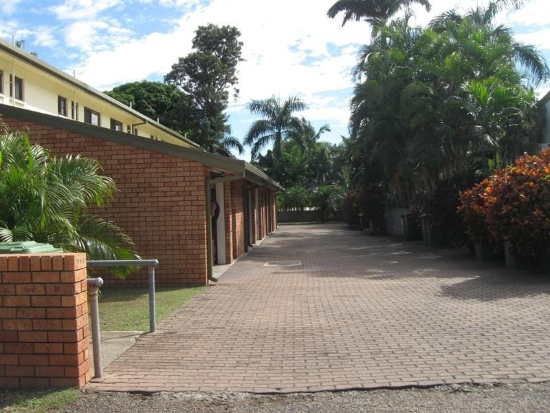West End QLD 4810