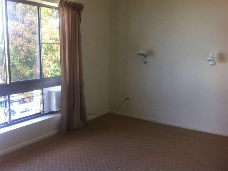 West End QLD 4810