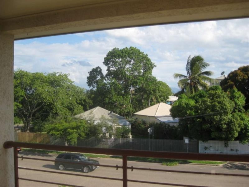 6/48 McIlwriath Street, South Townsville QLD 4810