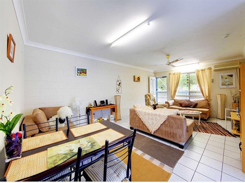 2/18 Redpath Street, North Ward QLD 4810