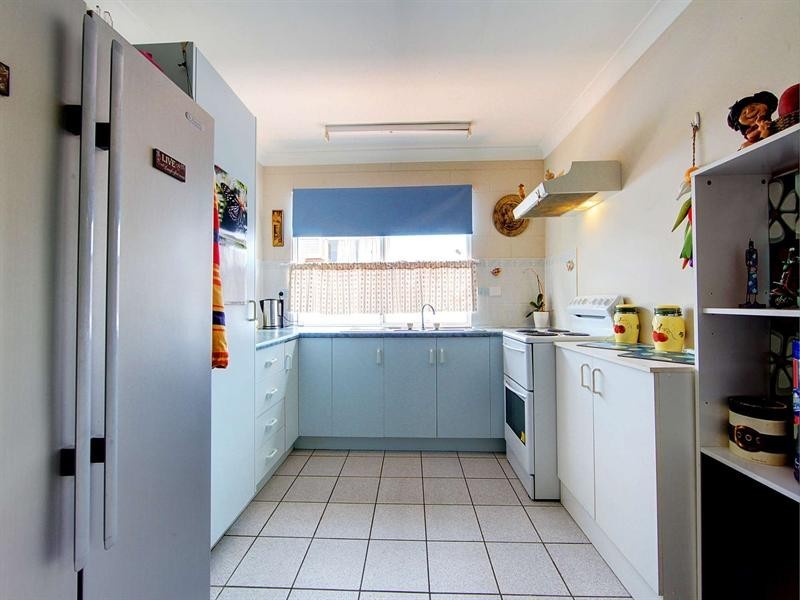 2/18 Redpath Street, North Ward QLD 4810