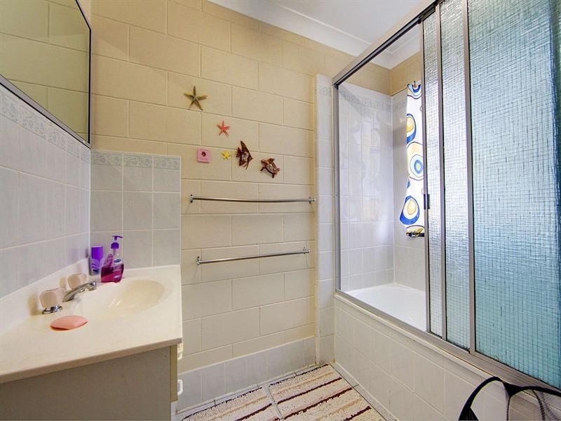 2/18 Redpath Street, North Ward QLD 4810