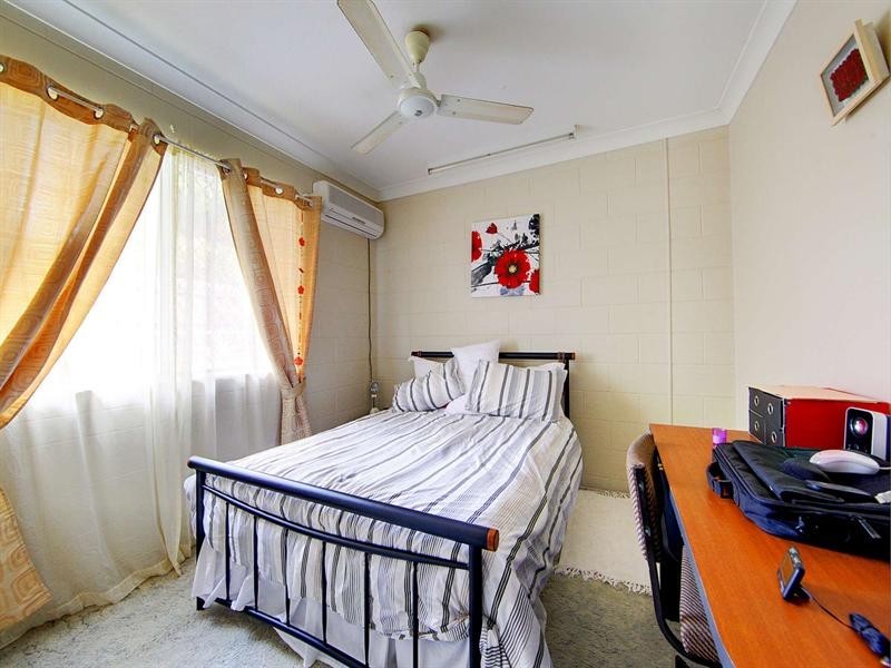 2/18 Redpath Street, North Ward QLD 4810