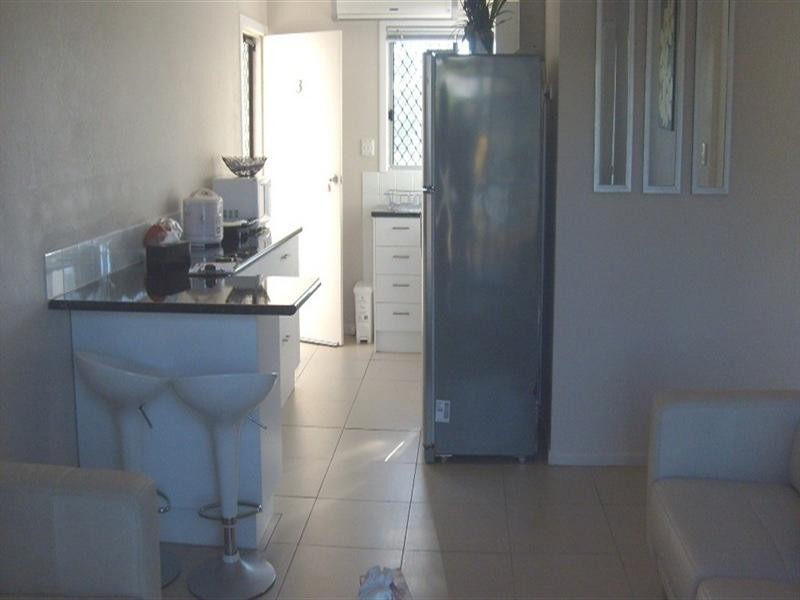 3/2 McKinley Street, North Ward QLD 4810