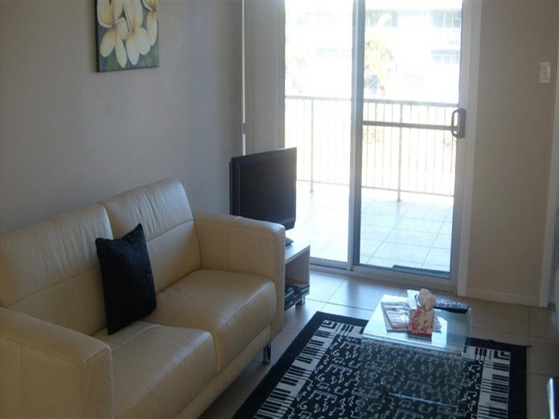 3/2 McKinley Street, North Ward QLD 4810