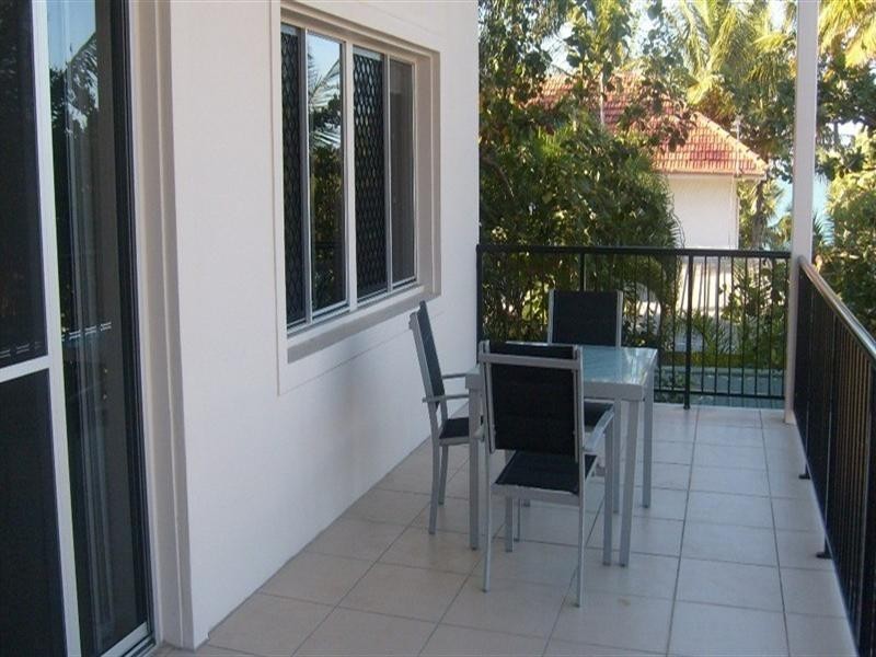 3/2 McKinley Street, North Ward QLD 4810