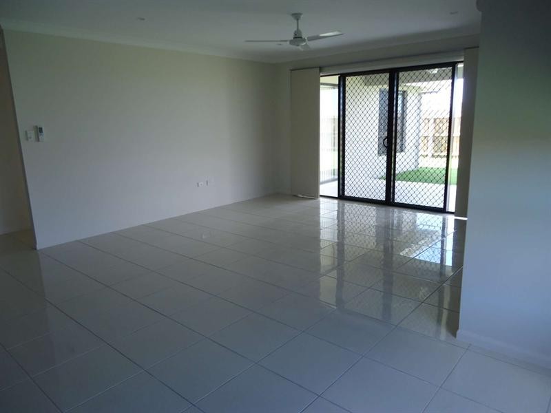 51 Daydream Circuit, Burdell QLD 4818