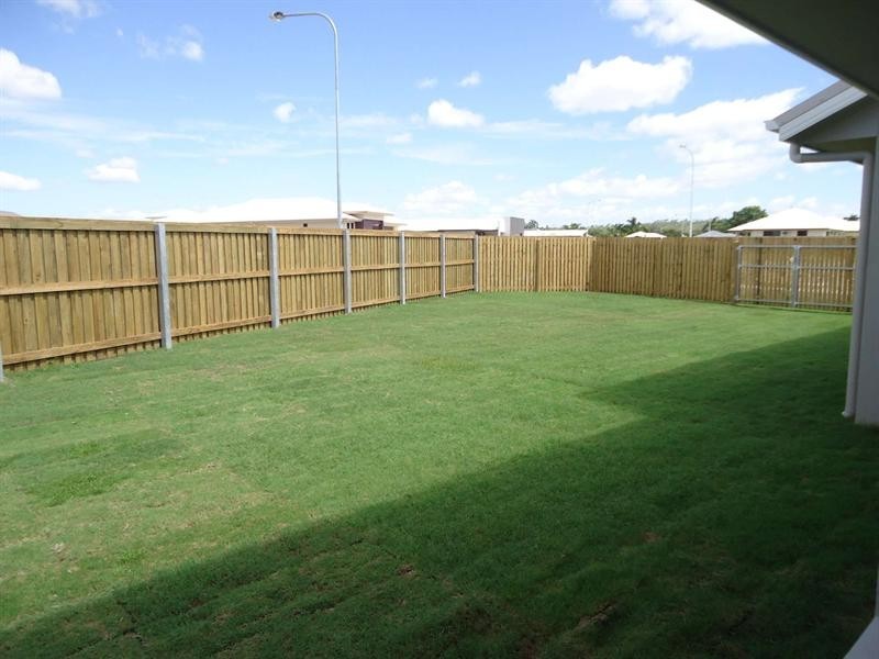 51 Daydream Circuit, Burdell QLD 4818