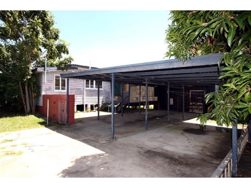 6 halloran Street, Hermit Park QLD 4812