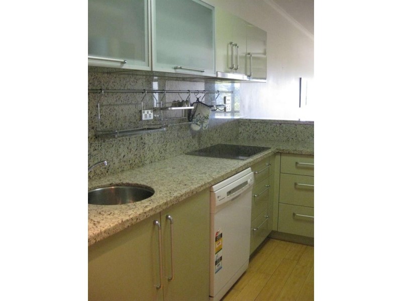 17/15 Hale Street, North Ward QLD 4810