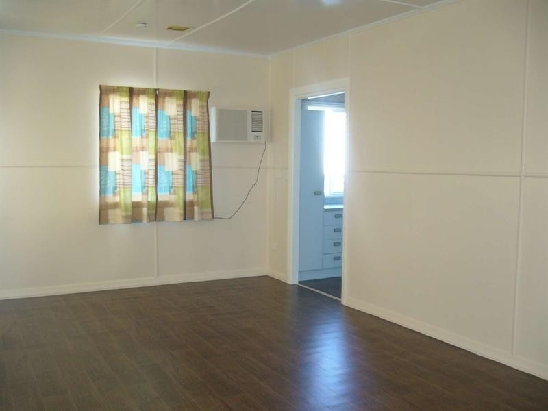 40 Nix Street, West End QLD 4810