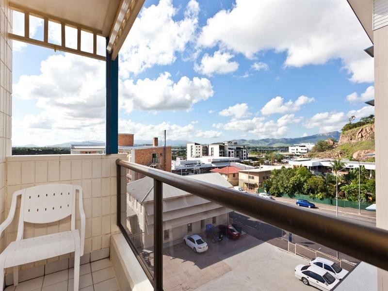 5/270 Walker Street, Townsville City QLD 4810