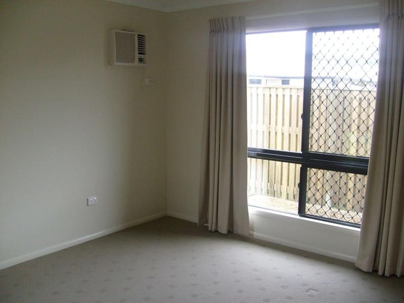 10 Bluff Street, Bushland Beach QLD 4818