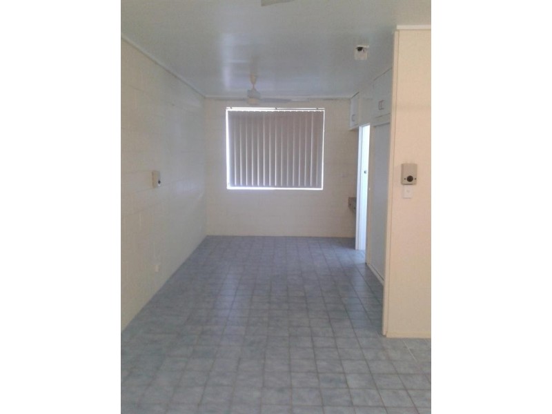 4/76 Cook Street, North Ward QLD 4810