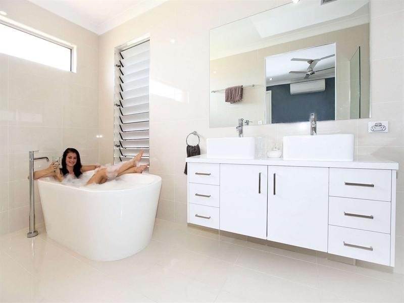 21 Beach Oak Drive, Mount Low QLD 4818