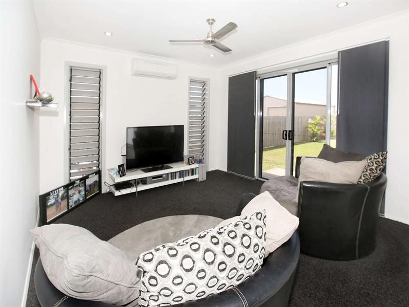 21 Beach Oak Drive, Mount Low QLD 4818