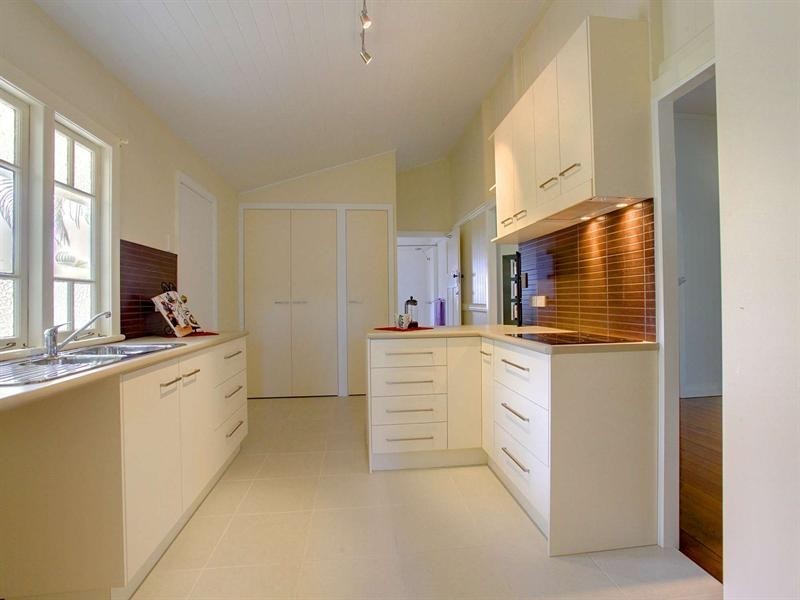 90 Queens Road, Hermit Park QLD 4812