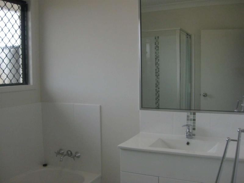 53 Kinnardy Street, Burdell QLD 4818