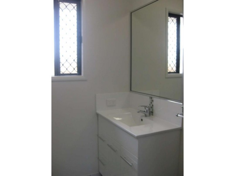 53 Kinnardy Street, Burdell QLD 4818