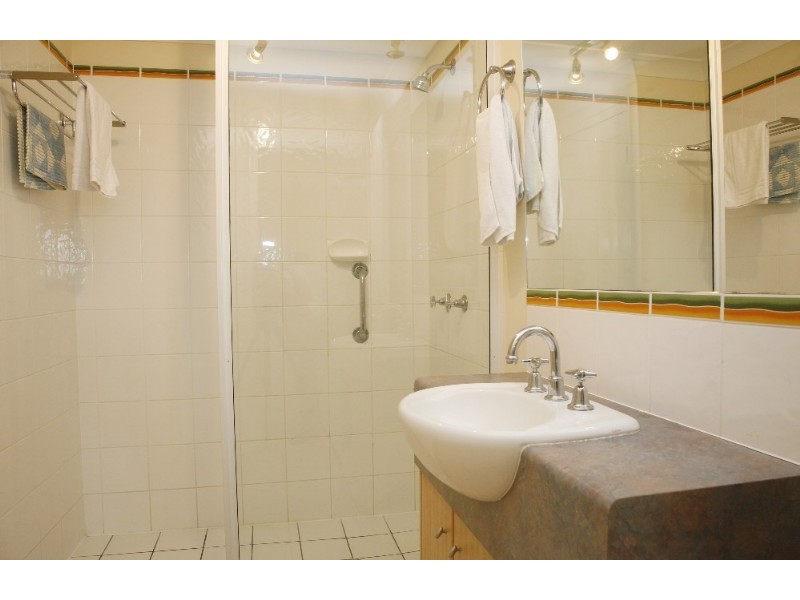 2/48 Mitchell Street, North Ward QLD 4810