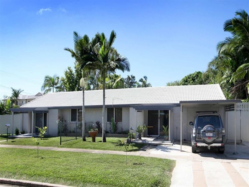 2 Wandella Crescent, Cranbrook QLD 4814