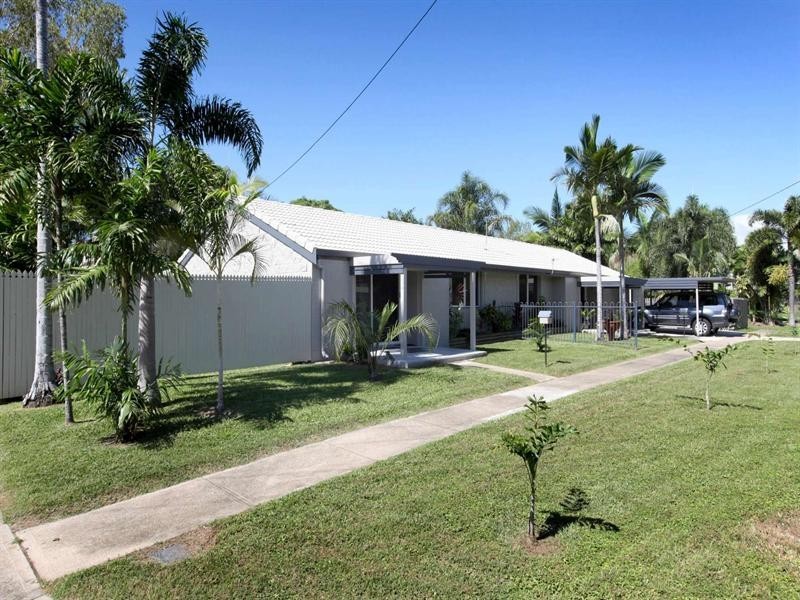 2 Wandella Crescent, Cranbrook QLD 4814