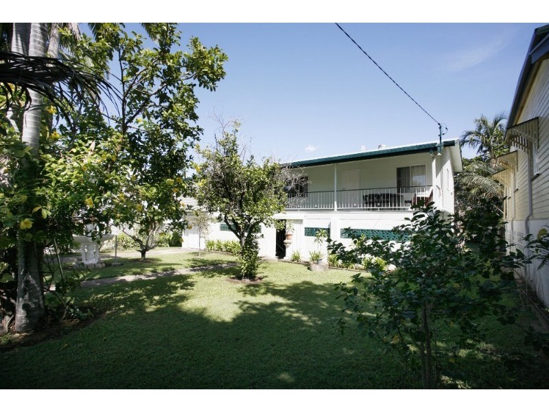 18 Estate Street, West End QLD 4810