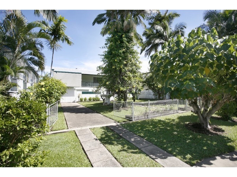 18 Estate Street, West End QLD 4810