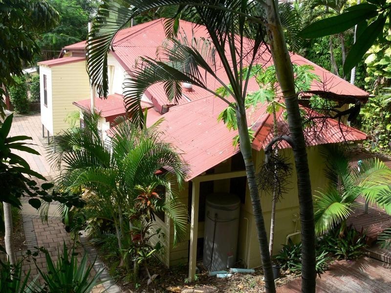 16 Stanton Terrace, North Ward QLD 4810