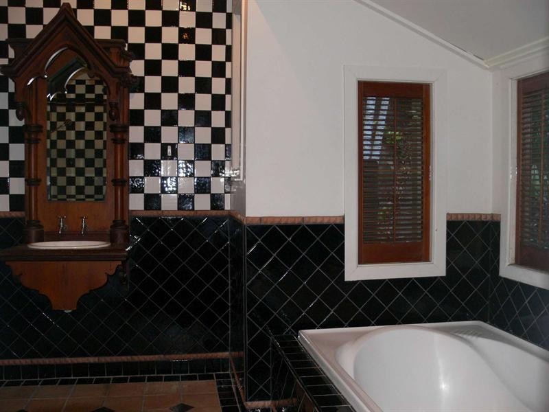 16 Stanton Terrace, North Ward QLD 4810