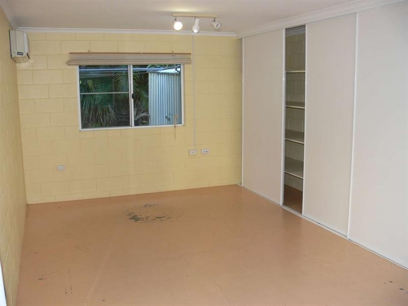 16 Stanton Terrace, North Ward QLD 4810