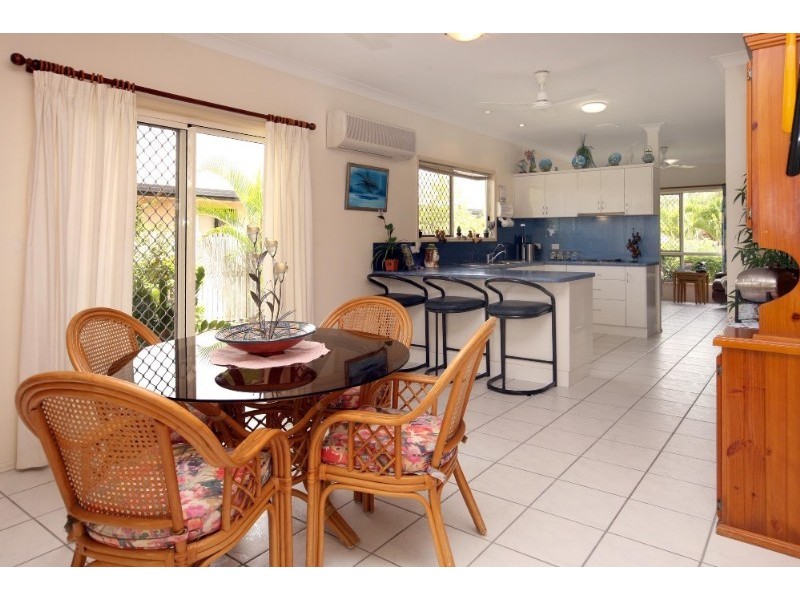 19 Saxby Crescent, Mount Louisa QLD 4814