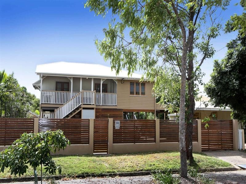 11 Cannan Street, South Townsville QLD 4810