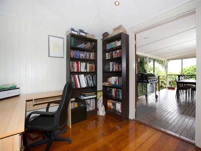 11 Cannan Street, South Townsville QLD 4810