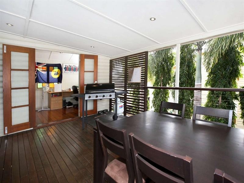 11 Cannan Street, South Townsville QLD 4810