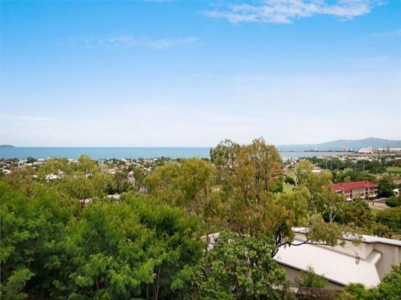 3 Glamis Court, Castle Hill QLD 4810