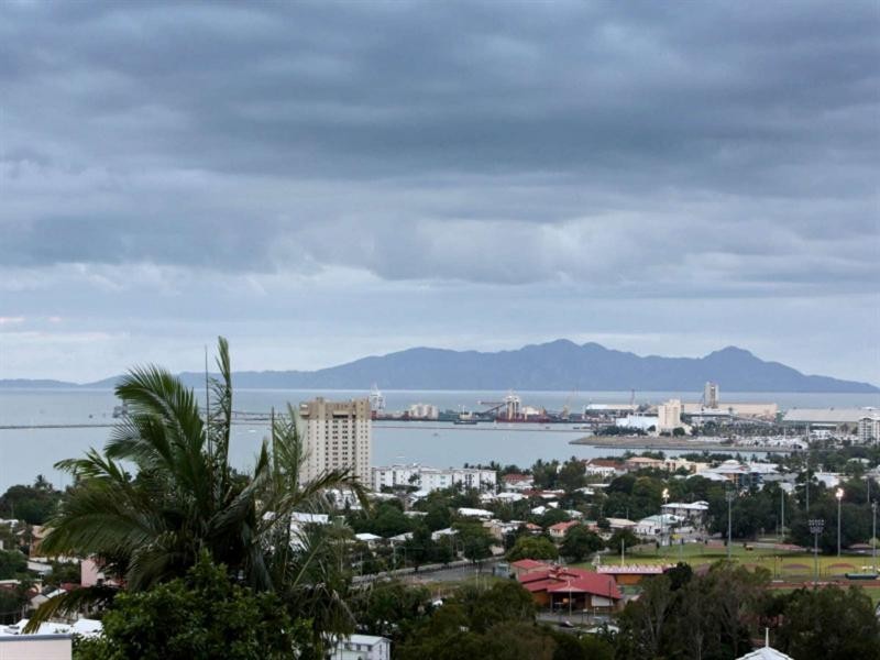 3 Glamis Court, Castle Hill QLD 4810