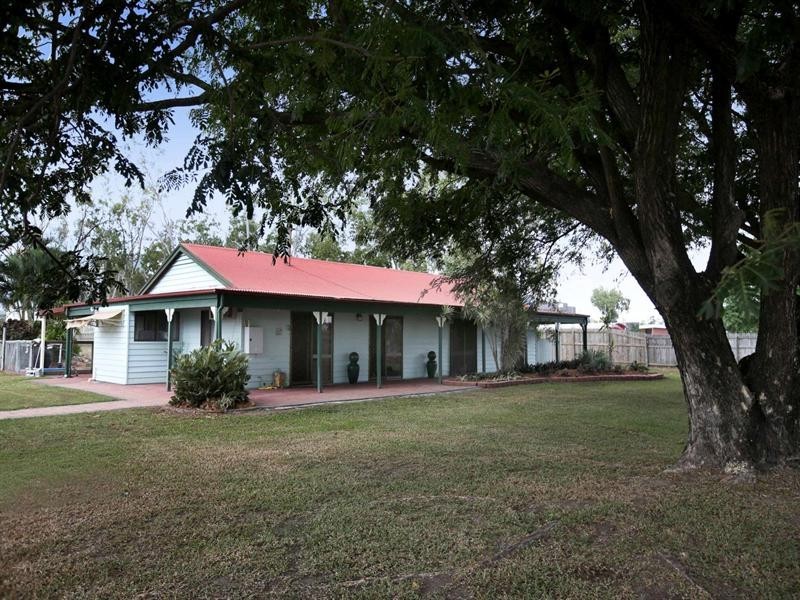 30 Golf Links Drive, Kirwan QLD 4817