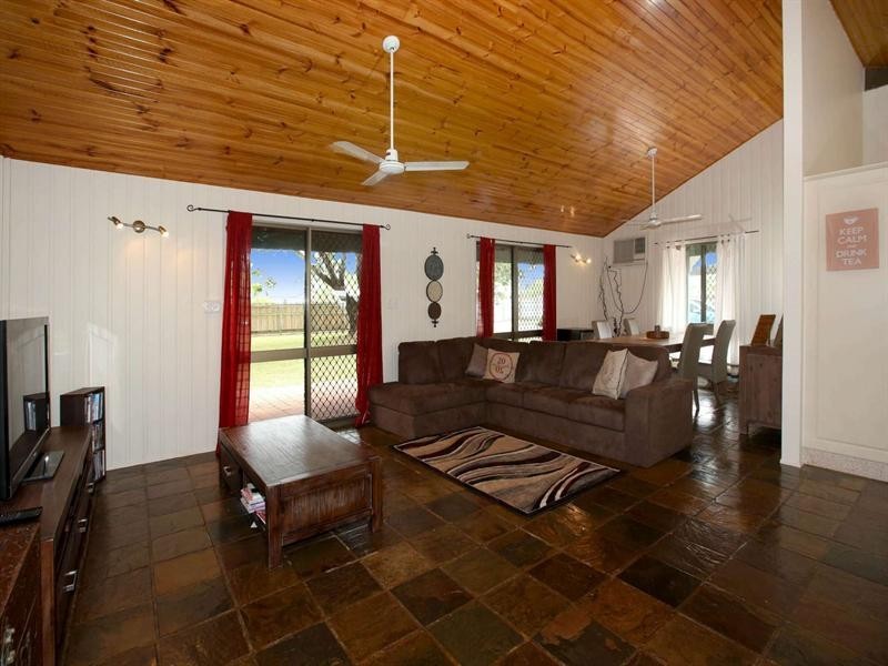 30 Golf Links Drive, Kirwan QLD 4817