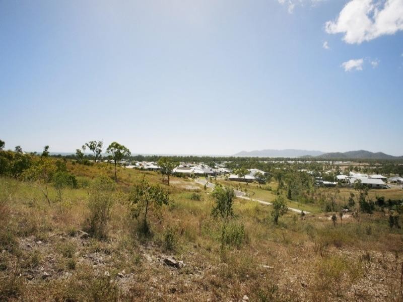 30 Minstrel Court, Bushland Beach QLD 4818