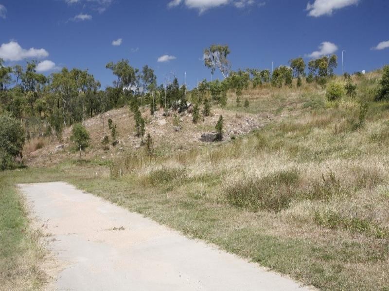 30 Minstrel Court, Bushland Beach QLD 4818